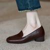 Mocasines Suela Suave Mamá Mediana Edad Zapatos de Trabajo Zapatos de Cuero Casual Primavera 2025 Nuevo Gorro Zapatos de Mujer Planos de Boca Baja