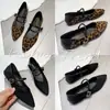 Sapatos de Salto Interno Bico Fino para Trabalho e Dia a Dia Sapatos de Salto Baixo com Bico Fino Estilo Francês Retro Sapatos de Salto Único Elegantes e Versáteis Sapatos Mary Jane de Uma Tira para Mulheres