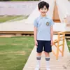 Uniformes de Jardim de Infância, Uniformes de Verão, Uniformes de Escola Primária, Uniformes de Algodão para Sala de Aula de Primavera e Outono, Conjunto Esportivo de Três Peças de Manga Curta, Uniformes Infantis de Outono e Inverno