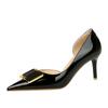 638-Ak57 Zapatos de Banquete Europeos y Americanos para Mujer Tacón Alto Charol Boca Baja Punta Afilada Recorte Lateral Hebilla de Cinturón Metálica Zapatos Decorativos