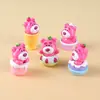 Ornamento de Mesa de Urso Morango de Resina em Estoque na Fábrica para Escritório e Casa, Miniaturas Fofas, Presentes Culturais e Criativos da Moda Atacado