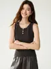 Sencillo pero elegante: un chaleco de cachemira para mujer con cuello redondo, cuello semiabierto, diseño sin mangas y detalles de punto abotonados, un suéter versátil con tirantes