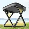 Taburete plegable portátil personalizado con correa para el hombro para pesca al aire libre, taburete de bolsillo pequeño para esperar en fila en trenes y trenes de alta velocidad