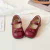 Zapatos de Cuero con Lazada para Niñas Otoño 2026 Estilo Coreano Nuevos Versátiles Suela Blanda Zapatos Individuales Moda para Niñas Zapatos de Princesa