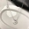 Colar de Prata Esterlina S925 com Pingente de Estrela e Lua Cravejados de Diamante, Corrente para Clavícula de Estrela de Oito Pontas de Luxo Leve de Nicho Alto para Mulheres, Atacado em Estoque