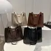 Bolsa Tote Popular de Gran Capacidad Otoño e Invierno 2025 Bolso Cruzado Retro de Hombro Único Bolsa para Estudiantes Universitarios y Viajes Diarios