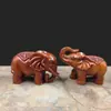 Huali Madera Maciza Tallada Animal Elefante Madera Tamaño Adornos Elefante de la Suerte Creativo Artesanía para el Hogar Regalo