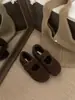 Sapatos Retro de Camurça com Estampa de Leopardo, Bico Redondo, Tira Única, Bico Dividido, Pata de Porco, com Pelúcia Adicionada, Sapatos Mary Jane Birkenstock Femininos para Outono e Inverno
