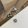 Accesorios de Aleación de Perlas Incrustadas de Diamantes Vintage Joyería Personalizada para Cuarteto Pendientes Franceses Estampador para Cabello Material de Decoración para Ropa y Bolsos