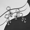 Pendientes de aro con colgante de cruz de diamante negro en forma de corazón de alta gama, clips para orejas, unisex, pendientes oscuros, tachuelas, stock de fábrica