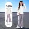 Conjunto deportivo de otoño para niñas 2026 nuevo elegante sudadera con cremallera y pantalones acampanados conjunto de dos piezas para niños mayores casual moderno