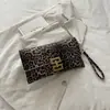 Bolso de mano tipo sobre elegante y sencillo para mujer, bolso de mano popular de moda 2026 para monedas y llaves