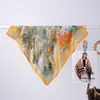 Nuevo Pañuelo de Seda con Estampado de Lunares Irregulares Artísticos para Mujer, Versátil para Estilizar, Accesorios para el Cabello y Chal