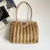 Bolsa Tote de Pelúcia Grande Capacidade Feminina 2026 Nova Elegante Versátil Para Aula Bolsa de Ombro Casual Bolsa de Pelo para o Trabalho
