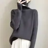 Suéter de cuello alto para mujer talla grande, nueva colección otoño/invierno 2025, base de punto acanalado, simple y versátil, suéter grueso para mujer