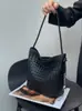 2026 Nuevo Bolso de Hombro Versátil de Moda, Bolso Cruzado Tejido a Mano, Bolso Cubo de Gran Capacidad, Bolso de Axila, Bolso Tote