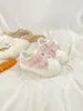 Zapatos Blancos de Velcro de Moda para Niñas 2026 Nuevas Zapatillas Lindas para Primavera y Otoño para Estudiantes de Secundaria Zapatos Casuales Versátiles para Niñas