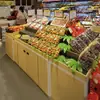 Expositor de Frutas em Camadas Feito Sob Medida para Supermercado de Alimentos Frescos Prateleira de Frutas e Legumes de Supermercado Estante de Loja de Frutas Mesa de Corte de Frutas Balcão de Caixa