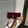 Bolsa de Axila de Nicho para Mulheres 2025 Nova Outono e Inverno Estilo Coreano Bolsa Feminina Tendência e Bonita Moda Bolsa de Ombro Fecho Pequena Bolsa Quadrada