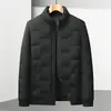 Chaqueta de Plumón para Hombre 2026 Otoño/Invierno Tejida Cuello Alto Versión con Cremallera Juvenil Lujo Casual Cálido Abrigo Corto de Plumón