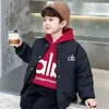 Jaqueta fina de algodão para meninos outono e inverno 2026 novo conjunto de algodão estiloso top acolchoado infantil roupas de bebê da moda