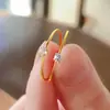 Anillo Minimalista Pequeño de Diamante Único para Mujer, Moda de Lujo Ligero Nicho de Alta Gama Anillo Pequeño de Diamante con Cuatro Garras, Similar al Estilo Xiaohongshu
