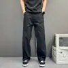 Calças casuais pretas Cleanfit de corte reto para homens, adequadas para primavera e outono, com caimento relaxado e solto, pernas largas, design minimalista e um efeito emagrecedor, tornando-as versáteis para o uso diário.