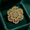 Broche de Flor con Patrón Hueco de Lujo Ligero Aleación Incrustada Piedras de Strass de Color Pin Decoración Elegante para Vestido Traje Broche para Mujer