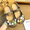 Accesorios para zapatos de ballet con estampado de leopardo DIY, estrellas de felpa adecuadas para zuecos, dijes de zapatos de moda y versátiles, hebillas decorativas de Gato KT