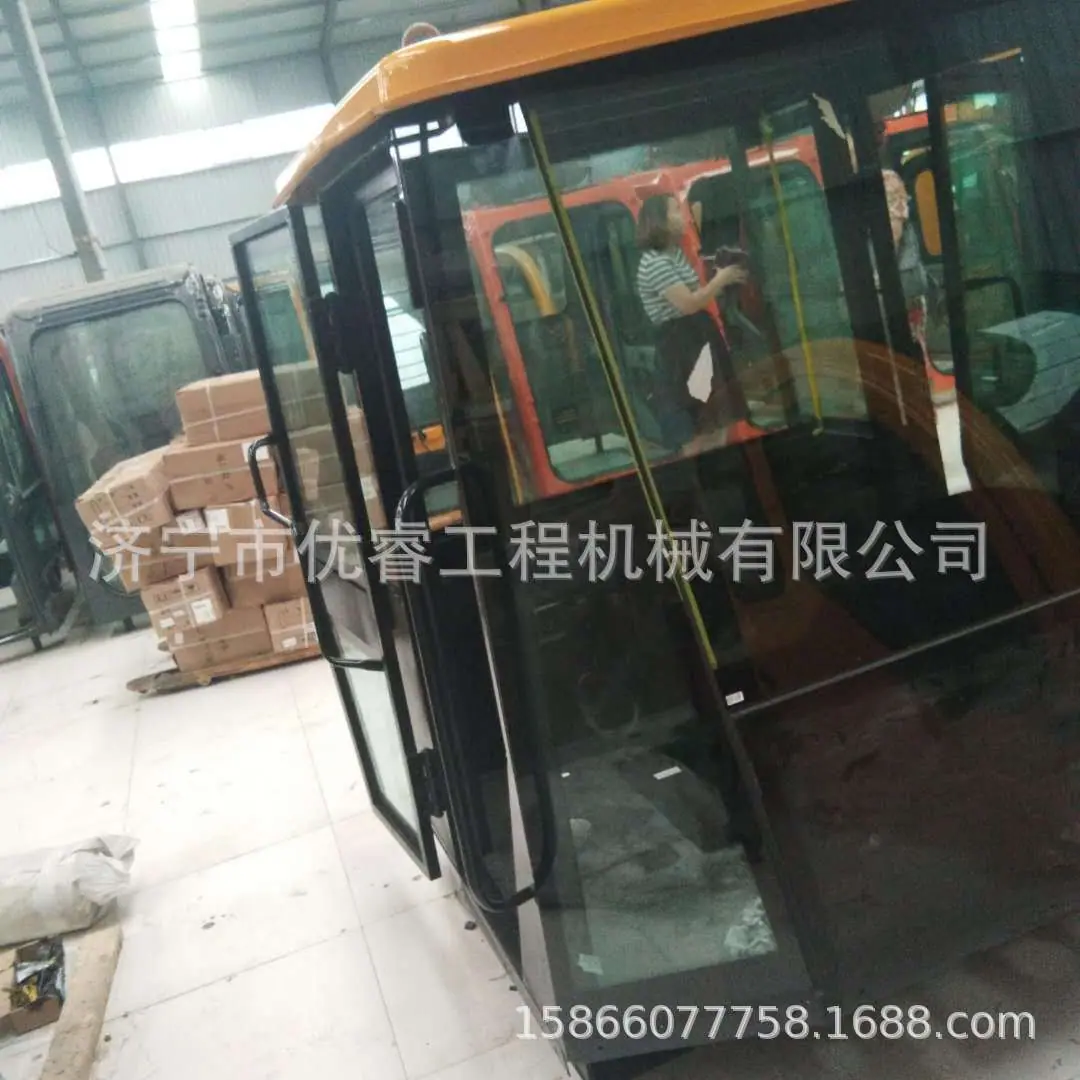 成工530E驾驶室 (5).jpg