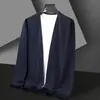 Cardigan Casual Sem Costura Novo para Primavera e Outono 2025 para Homens, Cor Sólida, Suéter de Tricô Moderno e Respirável para Homens Jovens e de Meia-Idade