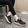 Comercio Exterior Transfronterizo Primavera 2026 Zapatillas Casuales Zapatos de Suela Gruesa para Aumentar la Altura Estilo Coreano Zapatos Deportivos para Mujer Estilo Callejero Estudiante Zapatos Individuales