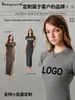 Vestido Longo Slim Fit Estilo Europeu e Americano Verão 2025, Vestido de Tricô de Manga Curta, Vestido Bodycon Simples com Fenda para Mulheres