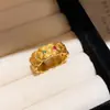 Anillo Geométrico Abierto de Zirconia Bañado en Oro Real de 18K Estilo Palacio Retro Joyería de Mano de Nicho de Gama Alta para Mujer