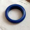 Pulseira Redonda de Resina com Gradiente Translúcido Europeia e Americana Transfronteiriça, Pulseira Statement Fashion e Única com um Toque de Luxo Leve e de Alta Qualidade para Mulheres