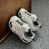 Zapatos Deportivos para Niñas 2026 Primavera/Otoño Nuevos Zapatos de Exterior con Cierre de Perilla para Niños Malla Transpirable Zapatos de Correr para Estudiantes Campus