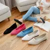 Venta Directa de Fábrica 2027 Nuevo Modelo Tejido de Punto Transpirable Cómodo Versátil Zapatos Deportivos Casuales para Mujer Zapatos de Mujer