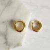 Pendientes diarios de diseño original europeo y americano con anillo de brillo minimalista, pendientes de oro y plata neutros de viento frío con hebilla de oreja