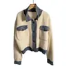 Cardigã de malha patchwork com blocos de cor nas bordas, estilo Chanel, cores mistas, moderno e chique coreano, peça de outer wear para primavera e outono de 2025