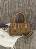 Bolso de concha de lunares de estilo coreano de moda, nicho de lujo ligero, nuevo modelo 2026, bolso de hombro con colores contrastantes y elegante diseño cruzado