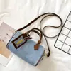 Bolsa de almohada de mezclilla transfronteriza para mujer, bolso de mano de moda vintage 2026, bolso versátil casual para el hombro y cruzado para el día a día