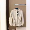 Chamarra con Capucha para Mujer que Ceñe la Cintura, Estilo Cortavientos, Combinando Funcionalidad para Exteriores con un Diseño de Moda que Ceñe la Cintura 11525