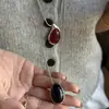 Diseño Nicho Wenss Igual que Gotas de Agua Colgante de Resina de Ágata Roja Collar Largo Cadena de Lana Maillard para Mujer