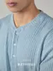 Camiseta Masculina com Textura de Torção Dupla, Gola Henley Clássica, Manga Longa, Outono/Inverno, Tricô Pesado Fashionável com Caimento
