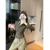 Camiseta de Manga Larga a Rayas Marrón Falsa de Dos Piezas con Cuello Polo para Mujer en Otoño e Invierno Estilo Corto Ajustado Camisa Base para Capas