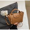 Bolsas de Designer de Nicho para Mulheres, Versátil para Outono e Inverno 2025 Nova Bolsa de Ombro Transversal Matte Retrô com Acabamento de Luxo, Bolsa de Mão