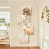Estilo Francés Crema Pasillo de Entrada Pintura Decorativa Mariposa Rosa Vestíbulo Directamente Frente a la Puerta Pintura de Pared Sensación de Alta Gama Sala de Estar Lámpara de Pared Pintura