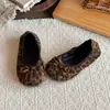 Zapatos de Ballet de Cuero Estilo Coreano para Niñas 2026 Estilo Primavera/Otoño Zapatos de Princesa con Lazo para Niñas Suela Plana Boca Poco Profunda Zapatos Individuales Versátiles