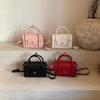 Bolso pequeño cuadrado portátil retro de moda para mujer, primavera 2025, nuevo bolso de hombro informal, elegante bolso cruzado