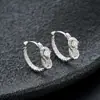 Brincos de Argola Cruzados de Zircônia Transfronteiriços para Homens, Brincos de Argola Lisos, Presilhas de Orelha de Raio, Pingentes de Orelha, Acessórios de Orelha para Mulheres, Amostra de Live do TikTok